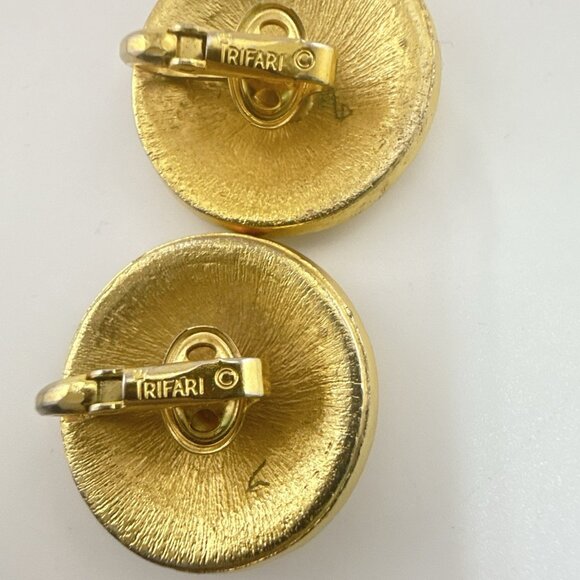 Vintage Trifari Earrings L'Orient Blue Enamel Tulip Gold Tone Signed Clip On 1" - Picture 9 of 13